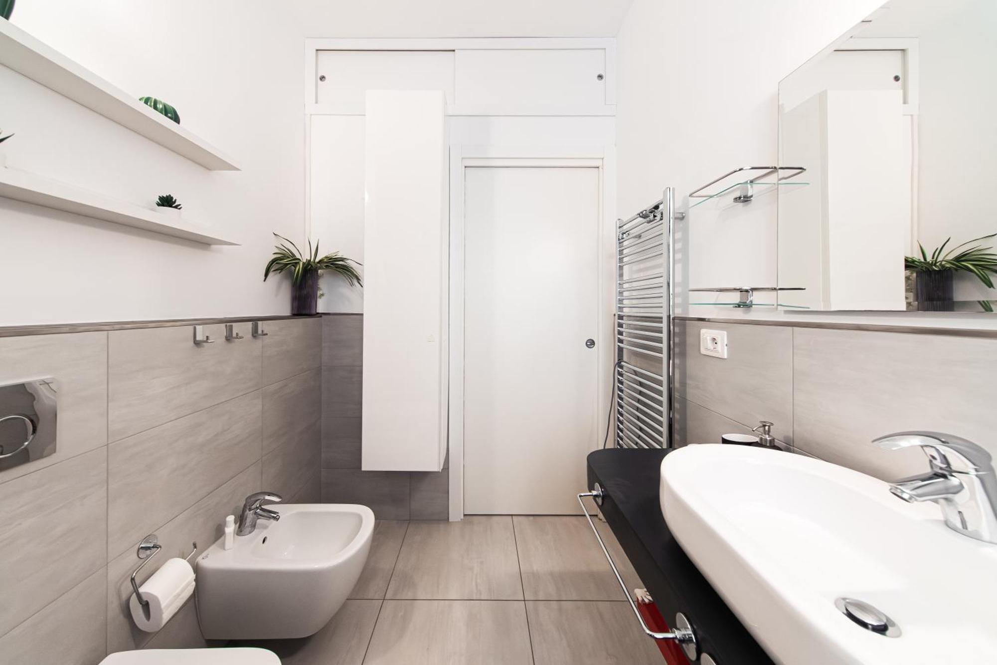Nettuno Apartment - Private Garden In Bologna Center Luaran gambar
