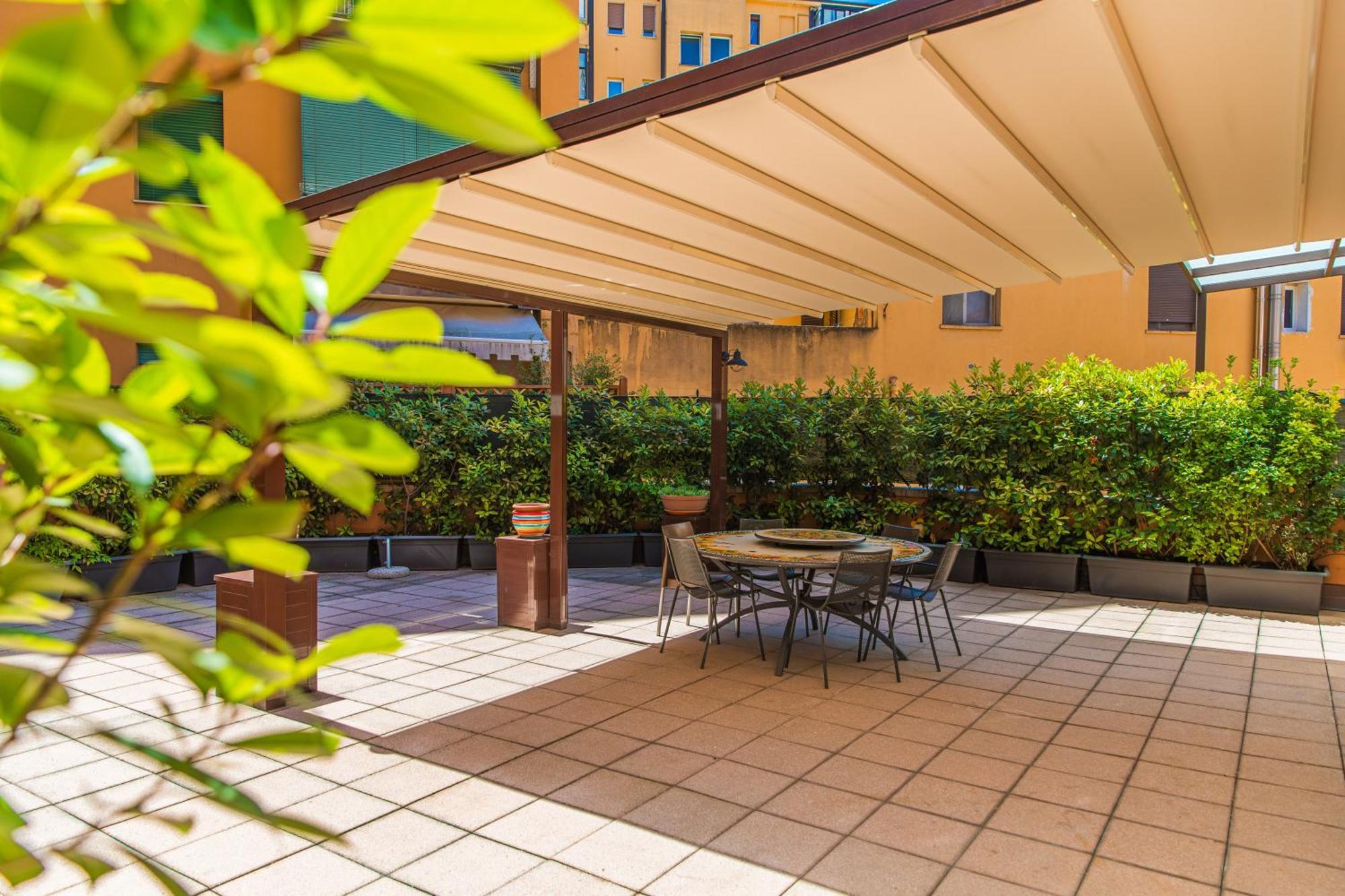 Nettuno Apartment - Private Garden In Bologna Center Luaran gambar
